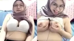 Jilbab Cantik Pakai Kacamata Show Toge Video by FapHouse Jilbab Cantik Pakai Kacamata Show Toge Video by FapHouse