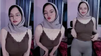 Itsmeii Cewe Hijab Goyang Ebot Live Video by PornHub Itsmeii Cewe Hijab Goyang Ebot Live Video by PornHub