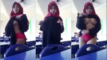 VCS Guru Toket Gede di Kelas Video by PornOne VCS Guru Toket Gede di Kelas Video by PornOne