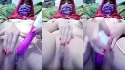 Jilbab Merah Dengan Vibrator Video by TubeV